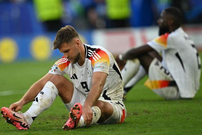 英雄联盟-关于葡超倒计时，上海久事今夜调整名单，细节引发关注，更衣室稳定，赛季目标并未改变的信息