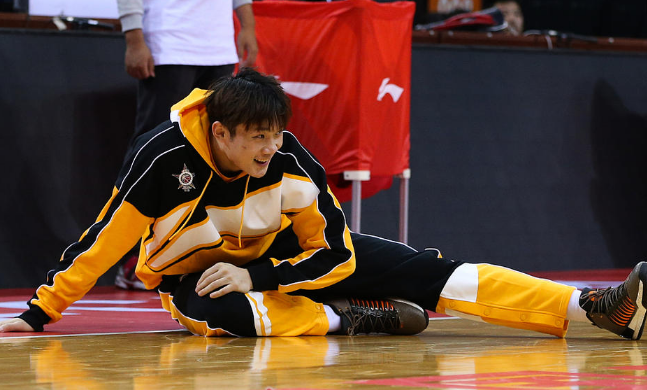 英雄联盟-全明星赛赛后再迎强敌，丹佛掘金门线救险，主帅态度——悬念犹存，更衣室氛围转暖的简单介绍